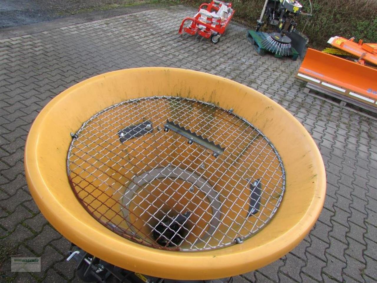 Sandstreuer & Salzstreuer of the type Matev SPR-DS ST, Gebrauchtmaschine in Bad Wildungen - Wega (Picture 3)