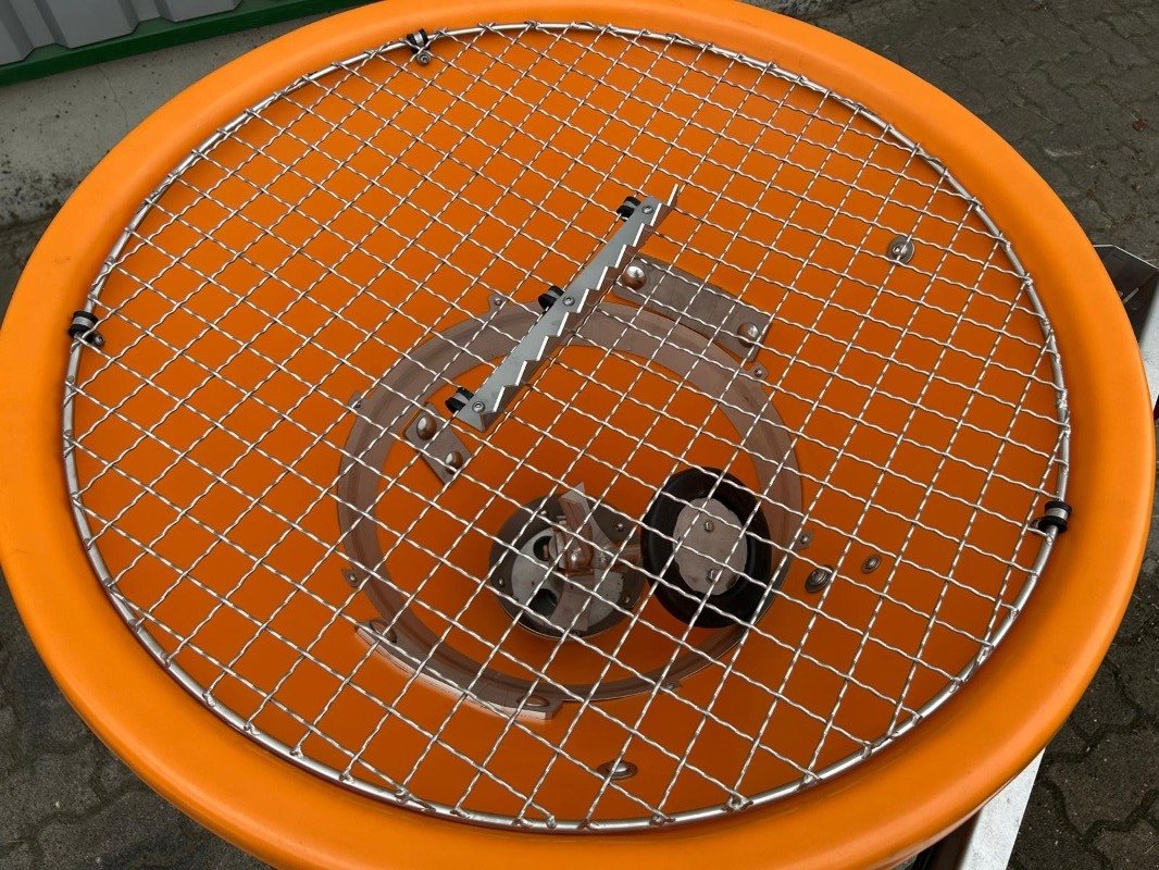 Sandstreuer & Salzstreuer des Typs Matev SPR-H/M 125 IX, Gebrauchtmaschine in Sittensen (Bild 5)