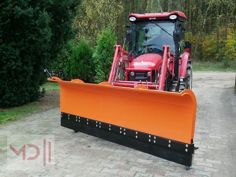 Sandstreuer & Salzstreuer tipa MD Landmaschinen AT Schneepflug F-Form, Neumaschine u Zeven (Slika 1)