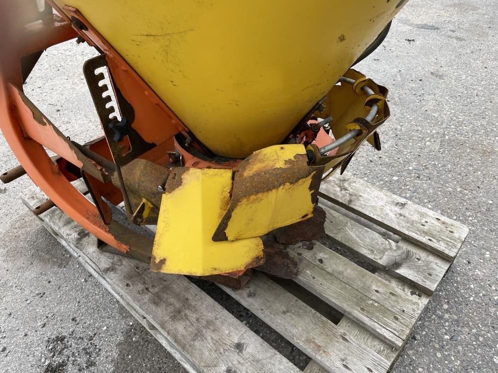Sandstreuer & Salzstreuer des Typs PRONAR Saltspreder PS-250 500 ltr. med olie-motor, Gebrauchtmaschine in Dronninglund (Bild 5)