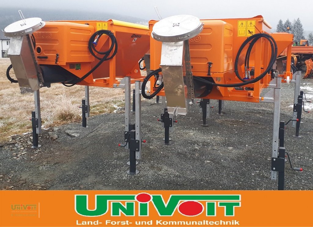 Sandstreuer & Salzstreuer of the type Rasco Junior 1,0 qm Inhalt für Multicar Ladog Lindner Hansa Boki Bucher Aebi Pfau Fumo Tremo Bonetti, Neumaschine in Warmensteinach (Picture 1)