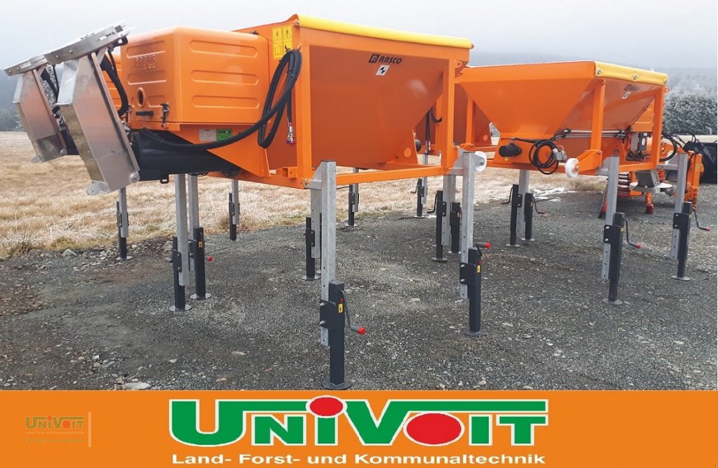 Sandstreuer & Salzstreuer of the type Rasco Junior 1,0 qm Inhalt für Multicar Ladog Lindner Hansa Boki Bucher Aebi Pfau Fumo Tremo Bonetti, Neumaschine in Warmensteinach (Picture 3)