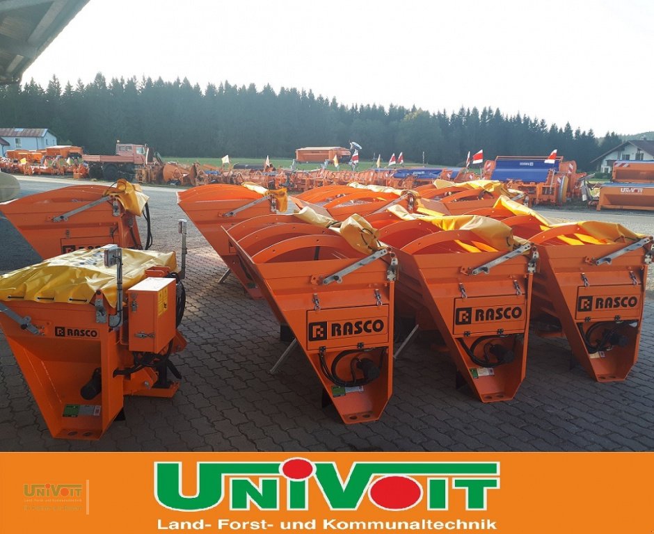 Sandstreuer & Salzstreuer des Typs Rasco Rasco Salzstreuer TRP 1.0 m³ Traktor Dreipunktstreuer Winterdienst, Neumaschine in Warmensteinach (Bild 1)
