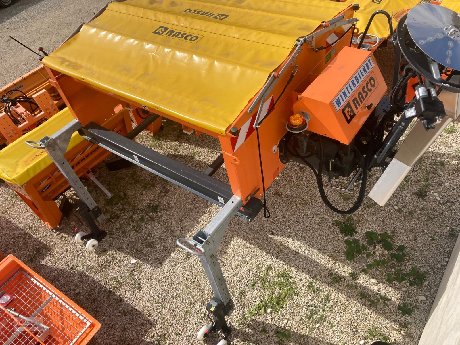 Sandstreuer & Salzstreuer tipa Rasco Solid XF 2,5, Neumaschine u Mainburg/Wambach (Slika 4)