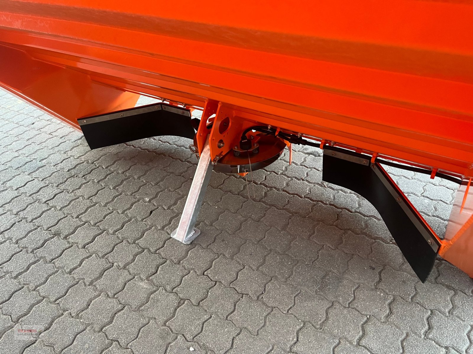 Sandstreuer & Salzstreuer tip Rasco TRP 1,5, Neumaschine in Mainburg/Wambach (Poză 7)