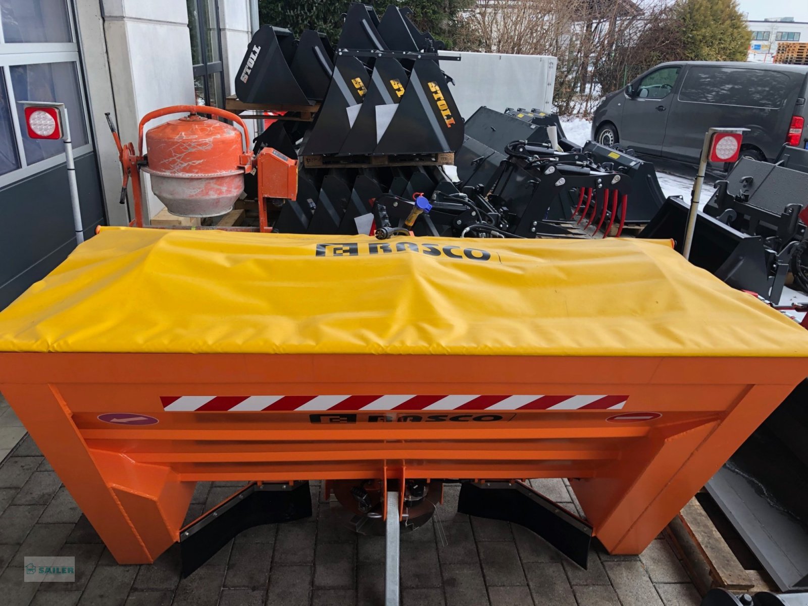 Sandstreuer & Salzstreuer del tipo Rasco TRP 1.0, Neumaschine In Landsberg (Immagine 3)