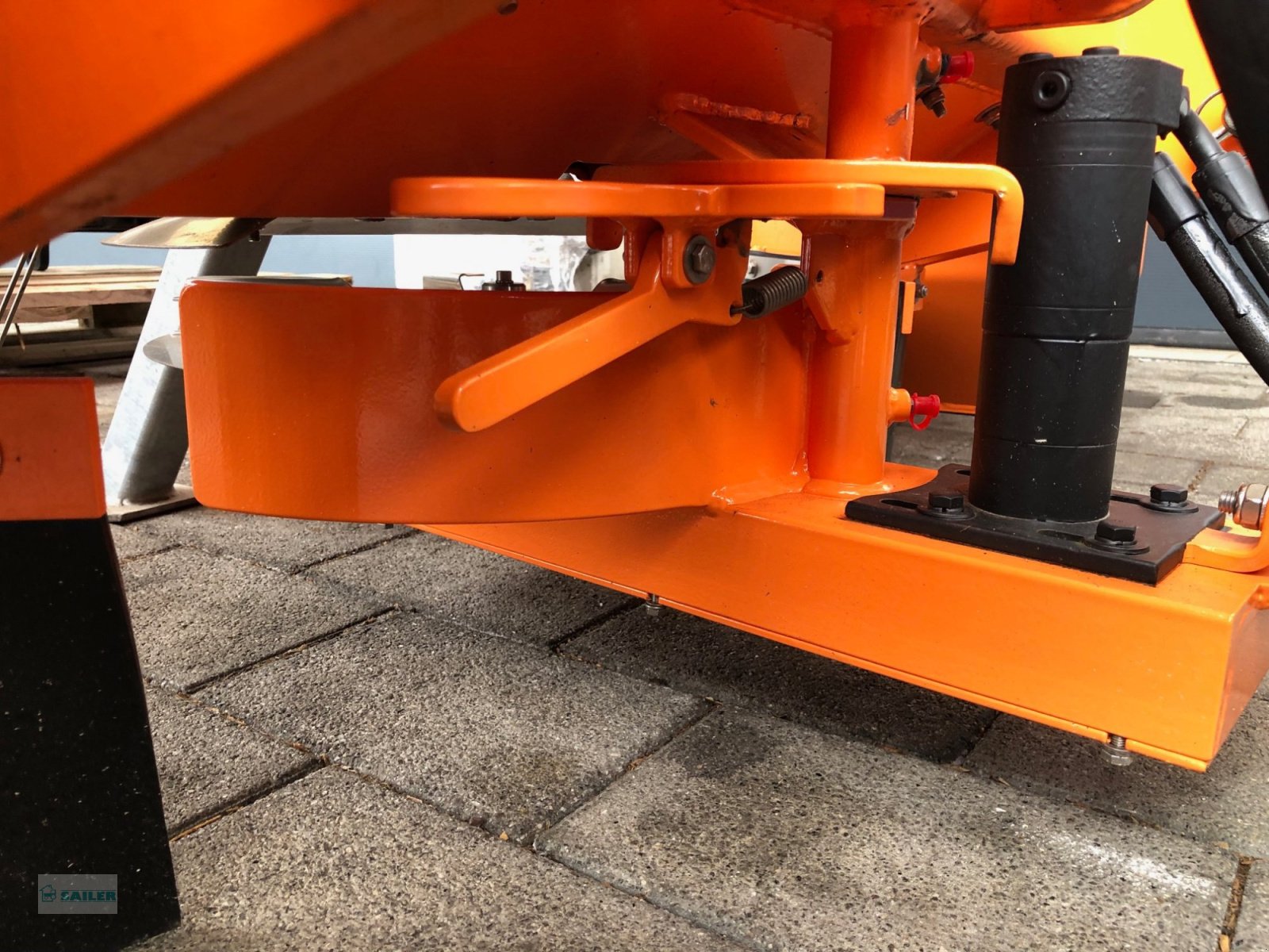 Sandstreuer & Salzstreuer del tipo Rasco TRP 1.0, Neumaschine In Landsberg (Immagine 9)