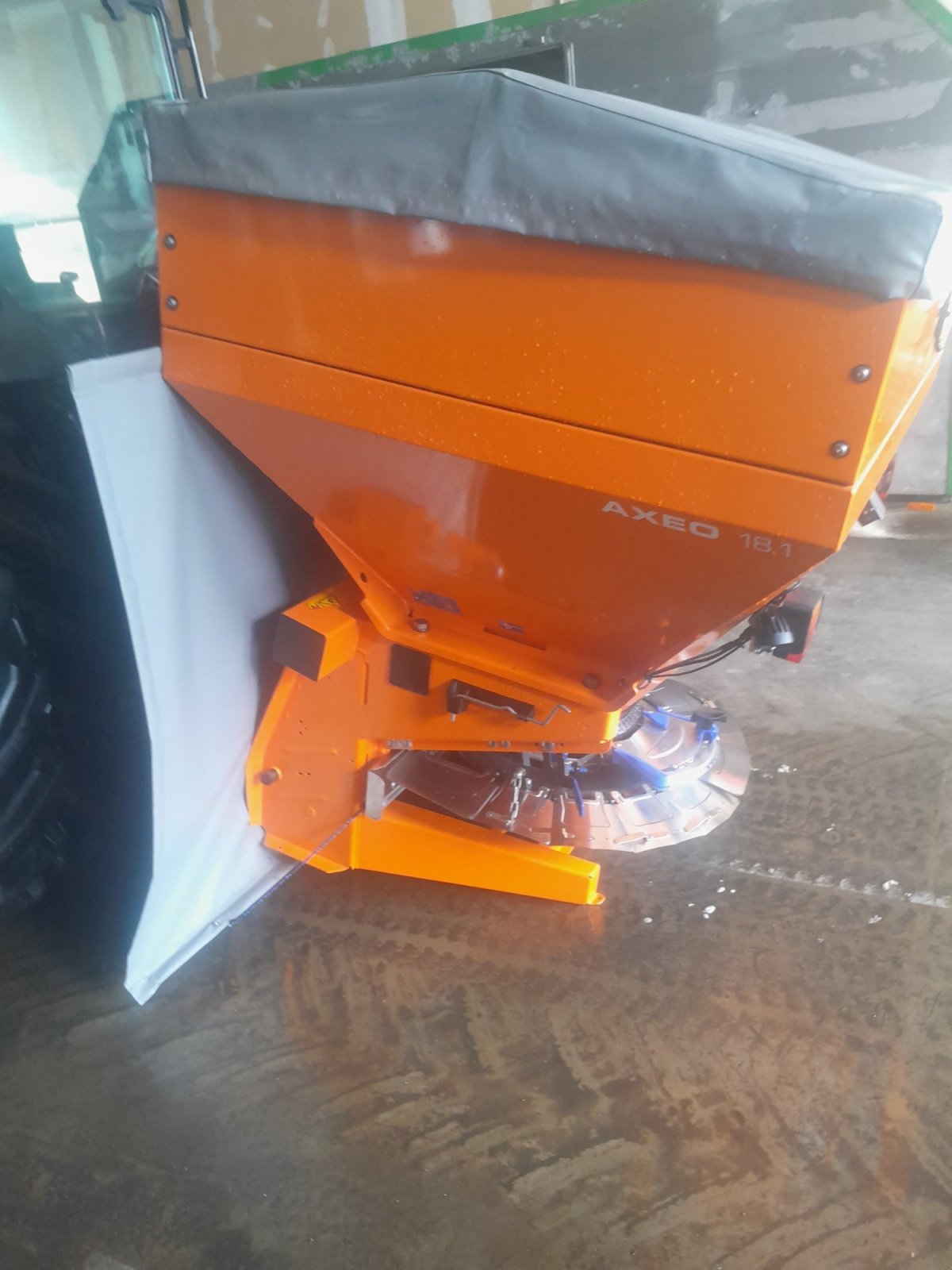 Sandstreuer & Salzstreuer типа Rauch Axeo 18.1 Q Axeo 18.1, Gebrauchtmaschine в Niedertaufkirchen (Фотография 2)