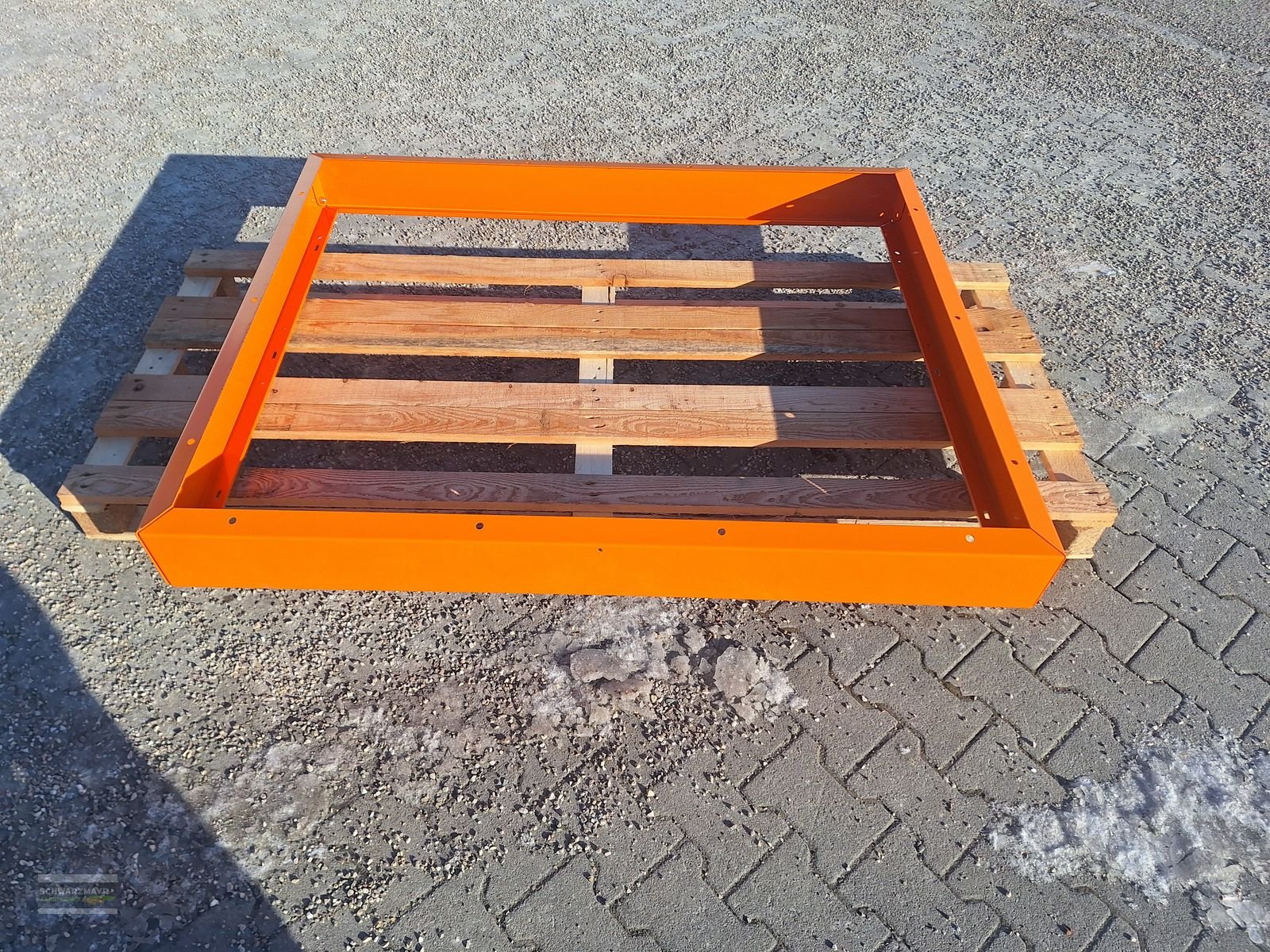 Sandstreuer & Salzstreuer of the type Rauch Aufsatz AX 250, Neumaschine in Aurolzmünster (Picture 5)