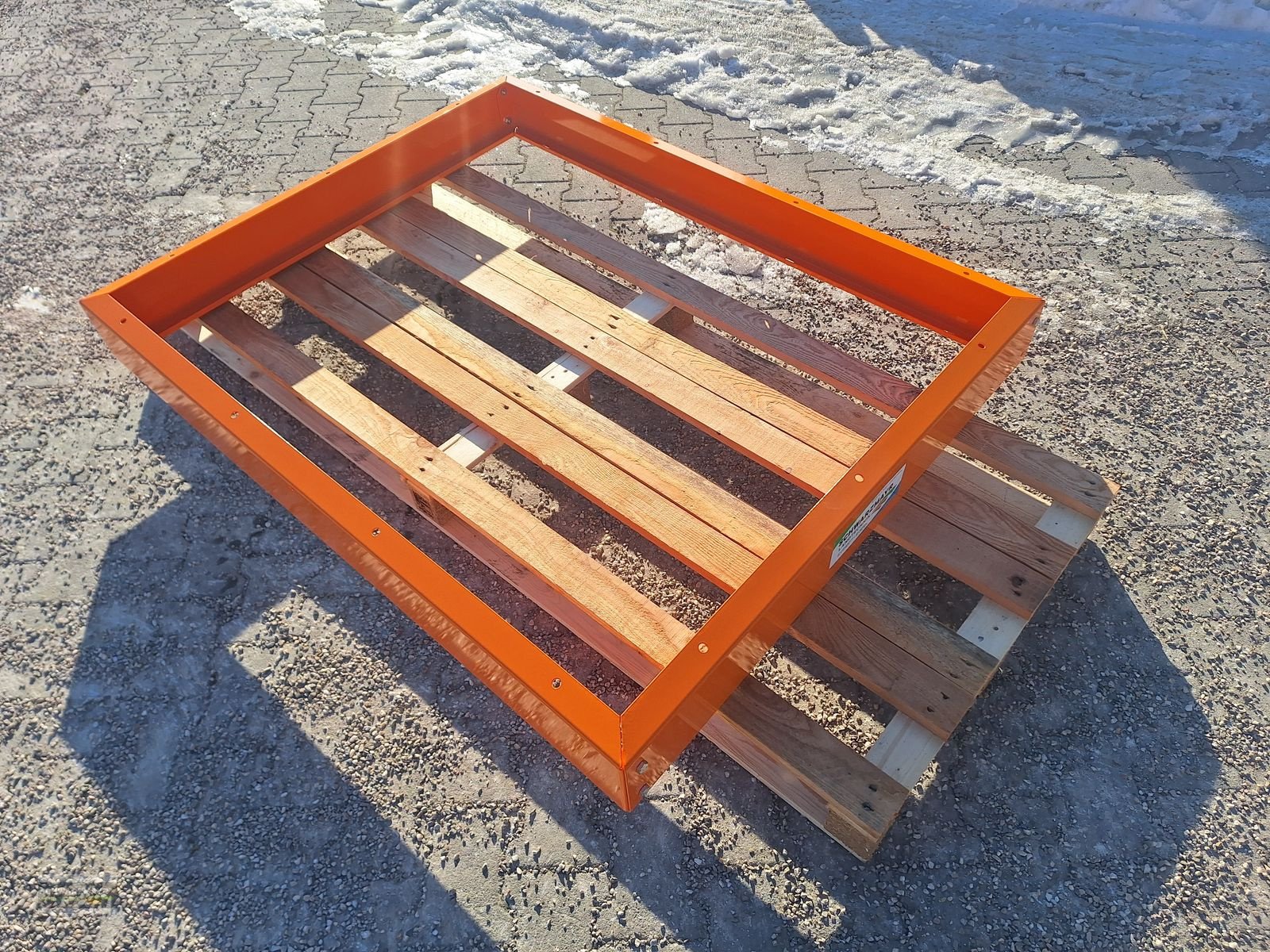 Sandstreuer & Salzstreuer of the type Rauch Aufsatz AX 250, Neumaschine in Aurolzmünster (Picture 9)