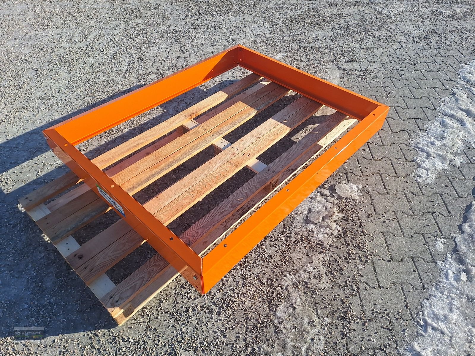 Sandstreuer & Salzstreuer of the type Rauch Aufsatz AX 250, Neumaschine in Aurolzmünster (Picture 7)