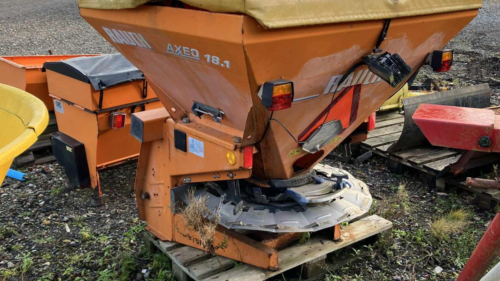 Sandstreuer & Salzstreuer типа Rauch AXEO 18.1 Hydro, Gebrauchtmaschine в Glamsbjerg (Фотография 2)