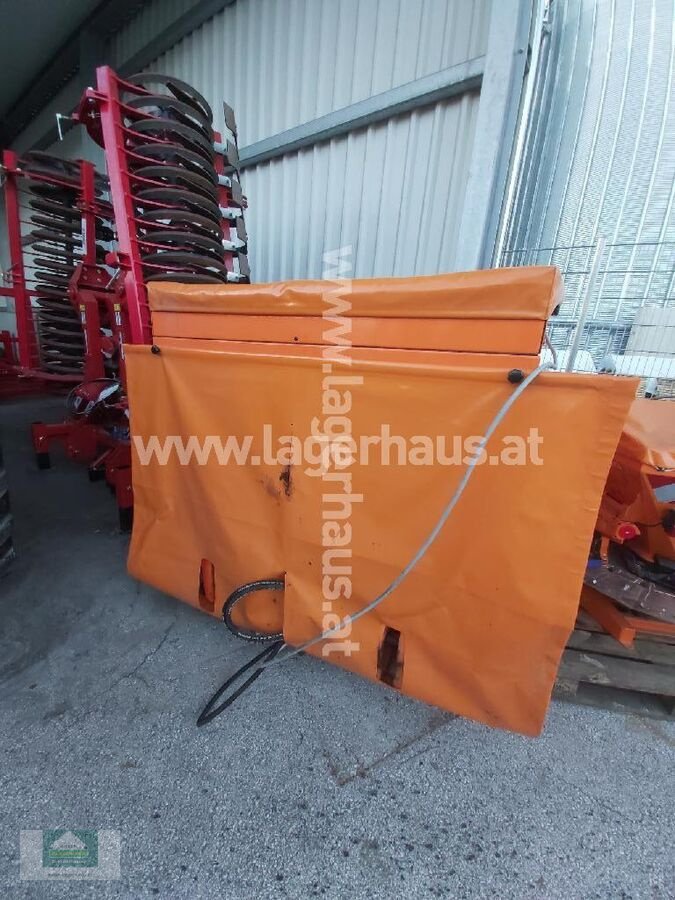 Sandstreuer & Salzstreuer des Typs Rauch AXEO 18.1 Q-200, Neumaschine in Klagenfurt (Bild 3)
