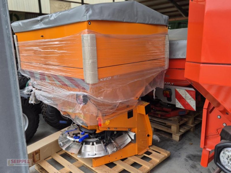 Sandstreuer & Salzstreuer des Typs Rauch AXEO 18.1 Q HYDRO-CONTROL, Neumaschine in Groß-Umstadt (Bild 1)