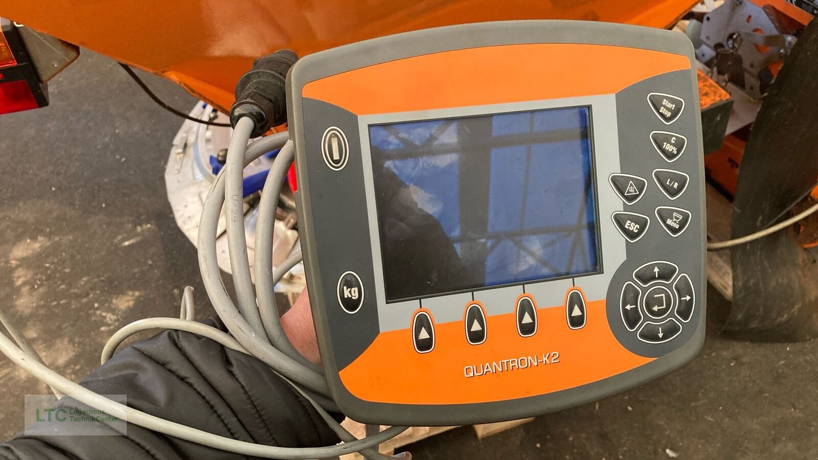 Sandstreuer & Salzstreuer typu Rauch Axeo 18.1 Q Hydro, Gebrauchtmaschine w Eggendorf (Zdjęcie 11)