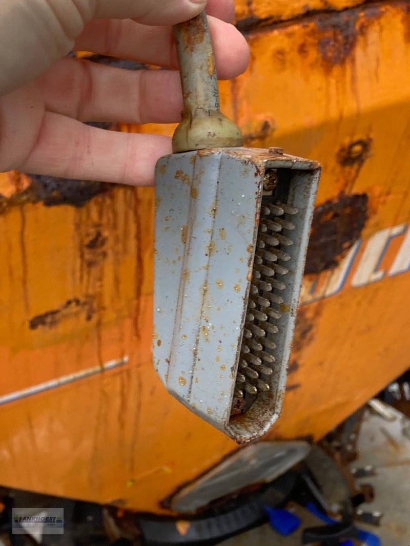 Sandstreuer & Salzstreuer of the type Rauch AXEO 18.1, Gebrauchtmaschine in Aurich (Picture 16)