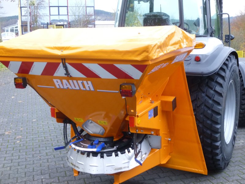 Sandstreuer & Salzstreuer des Typs Rauch Axeo 18.1H 750 Liter, Neumaschine in Olpe (Bild 1)
