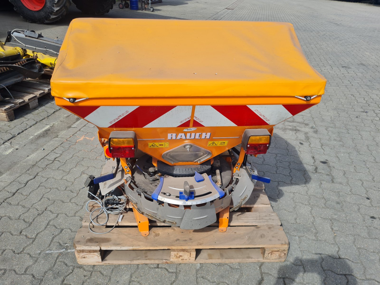 Sandstreuer & Salzstreuer типа Rauch Axeo 2.1 Salzstreuer, Gebrauchtmaschine в Holle- Grasdorf (Фотография 1)
