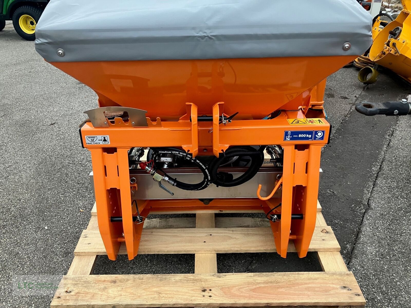 Sandstreuer & Salzstreuer типа Rauch AXEO2.1H, Neumaschine в Herzogenburg (Фотография 4)