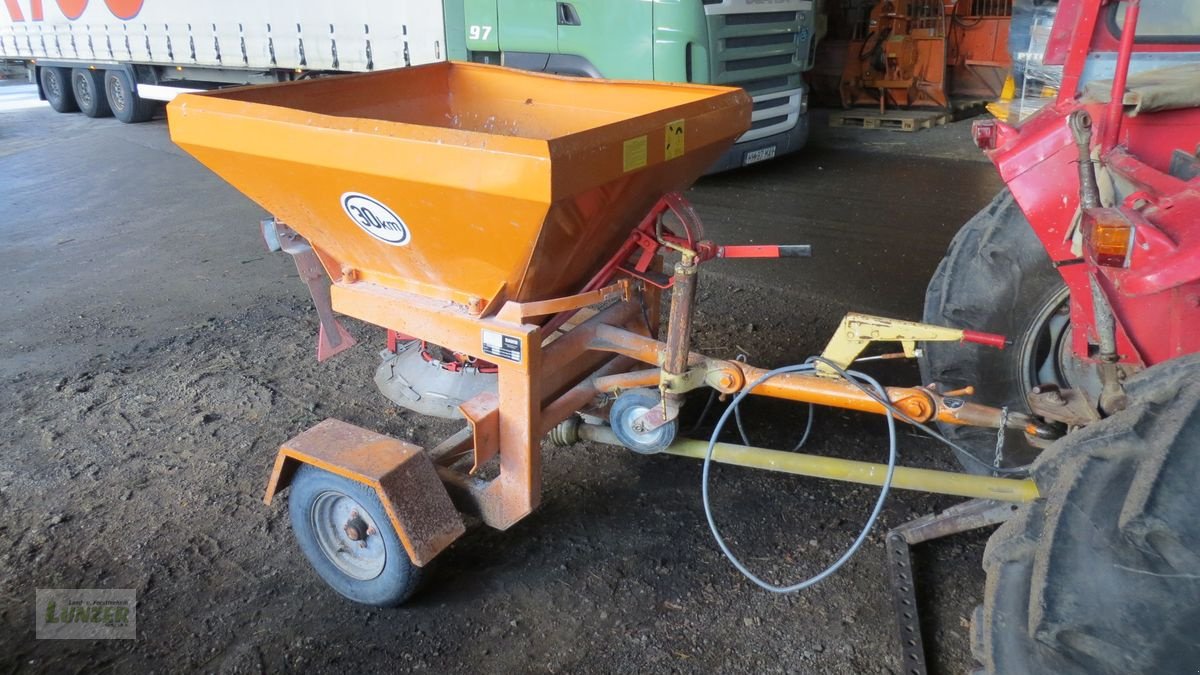 Sandstreuer & Salzstreuer of the type Rauch Komet 600 SZ, Gebrauchtmaschine in Kaumberg (Picture 1)