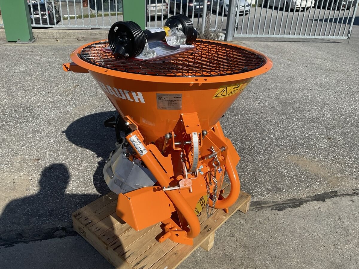 Sandstreuer & Salzstreuer des Typs Rauch Kommunal SA 121, Neumaschine in Zwettl (Bild 2)
