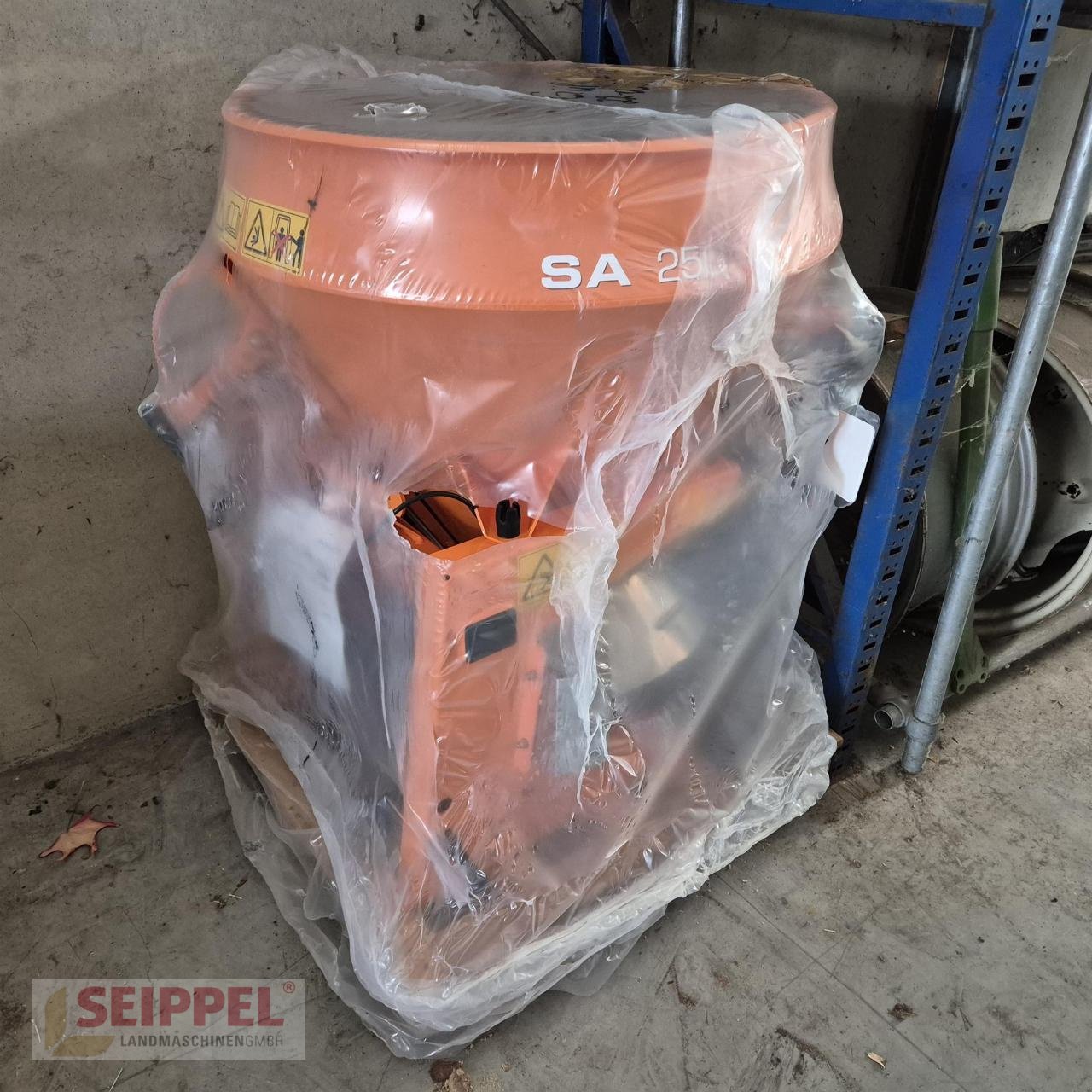 Sandstreuer & Salzstreuer des Typs Rauch SA 250 Winteraktion, Neumaschine in Groß-Umstadt (Bild 1)