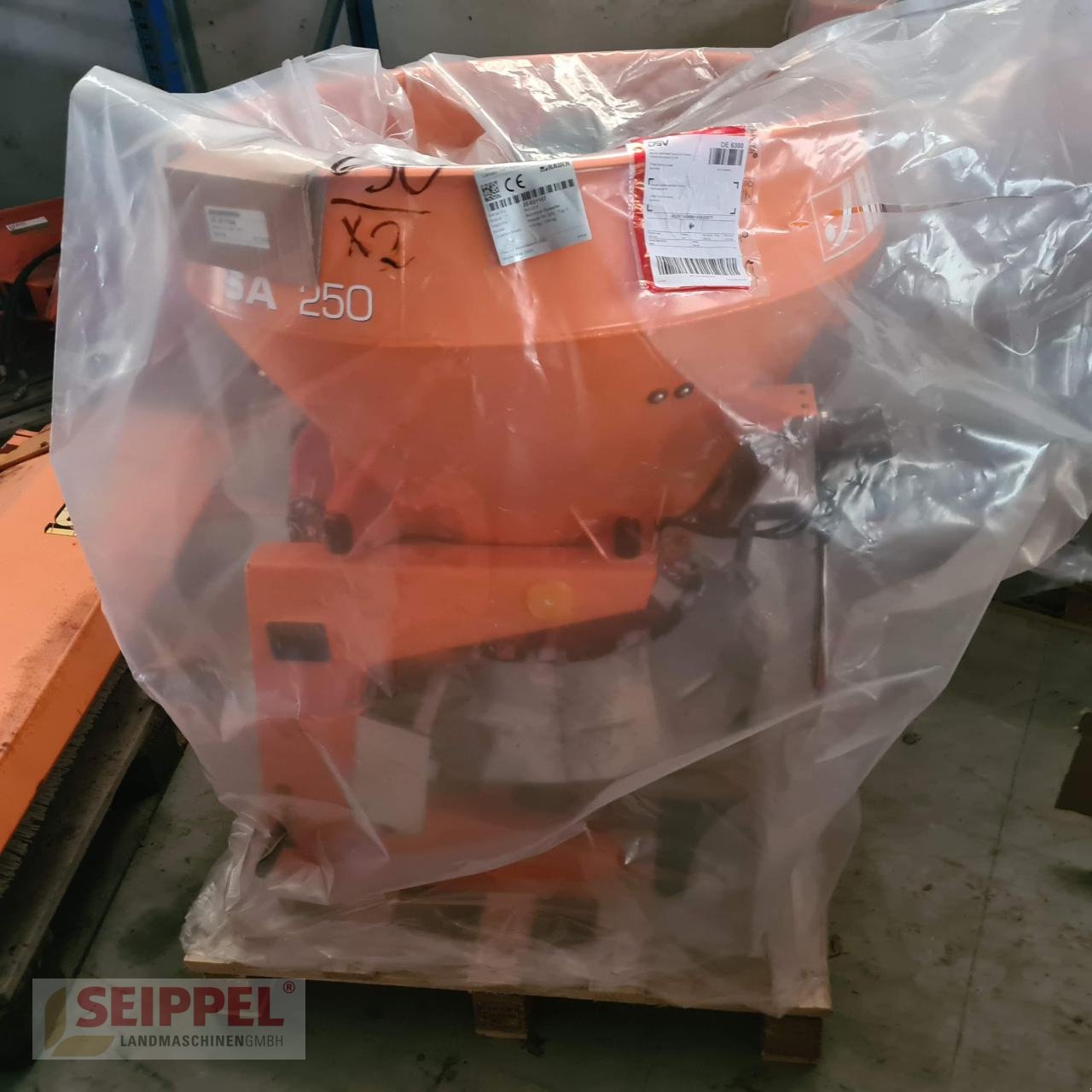 Sandstreuer & Salzstreuer van het type Rauch SA 250 WINTERAKTIONSPAKET, Neumaschine in Groß-Umstadt (Foto 2)