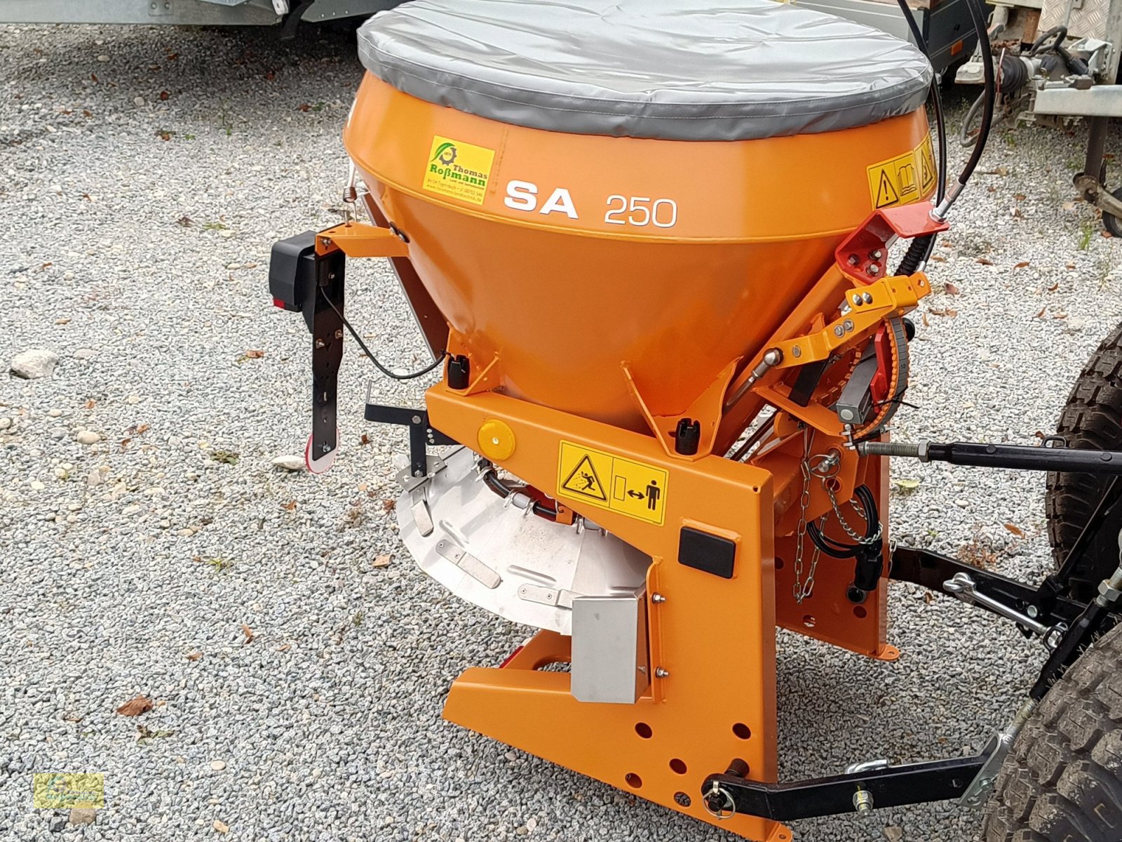 Sandstreuer & Salzstreuer typu Rauch SA 250, Neumaschine w Tegernbach (Zdjęcie 3)