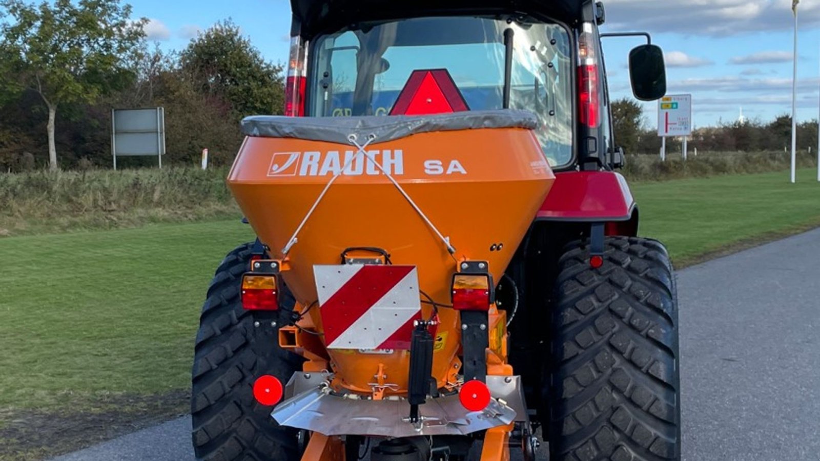 Sandstreuer & Salzstreuer of the type Rauch SA 360, Gebrauchtmaschine in Holstebro (Picture 1)