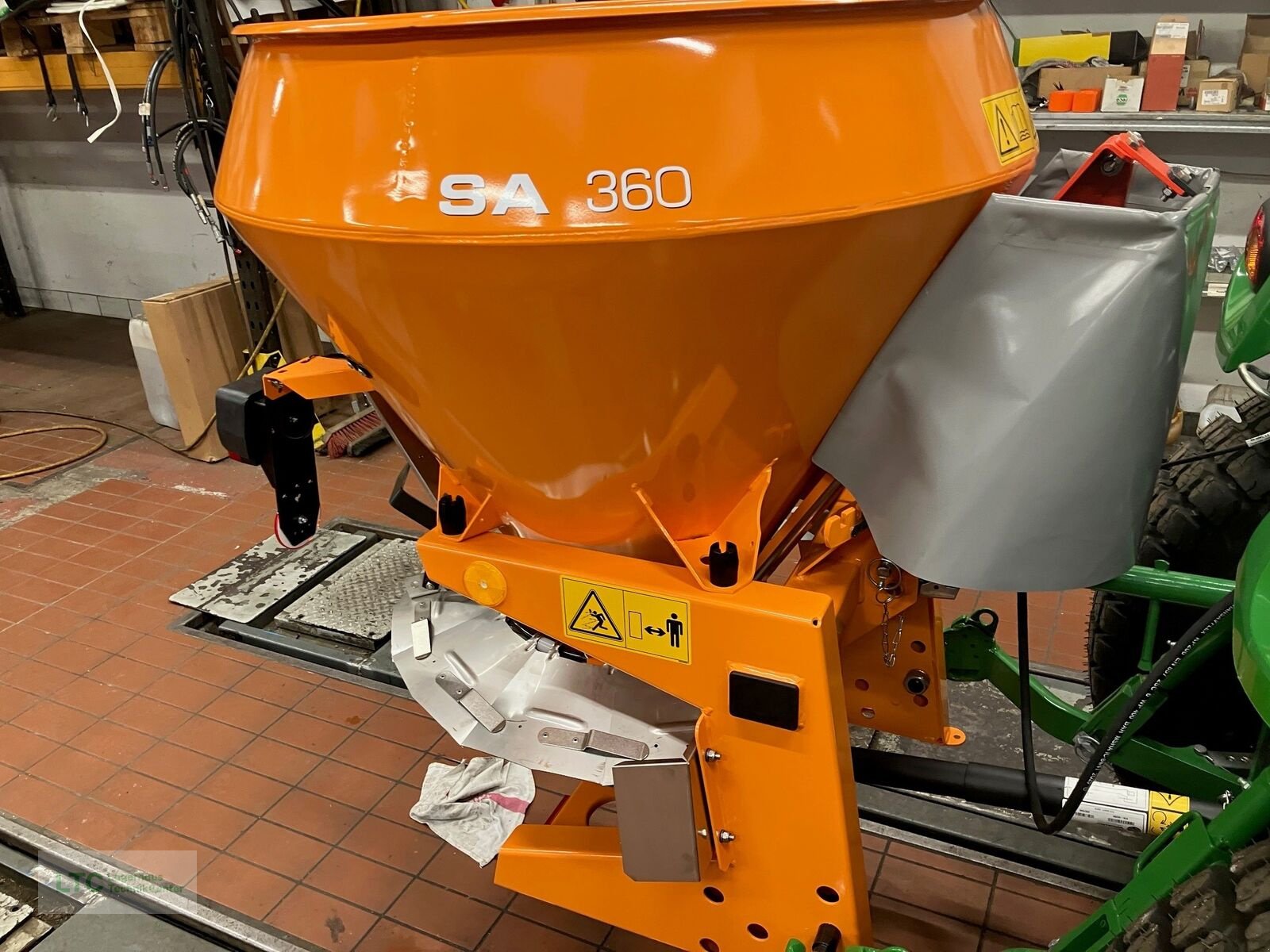 Sandstreuer & Salzstreuer типа Rauch SA 360, Neumaschine в Herzogenburg (Фотография 3)