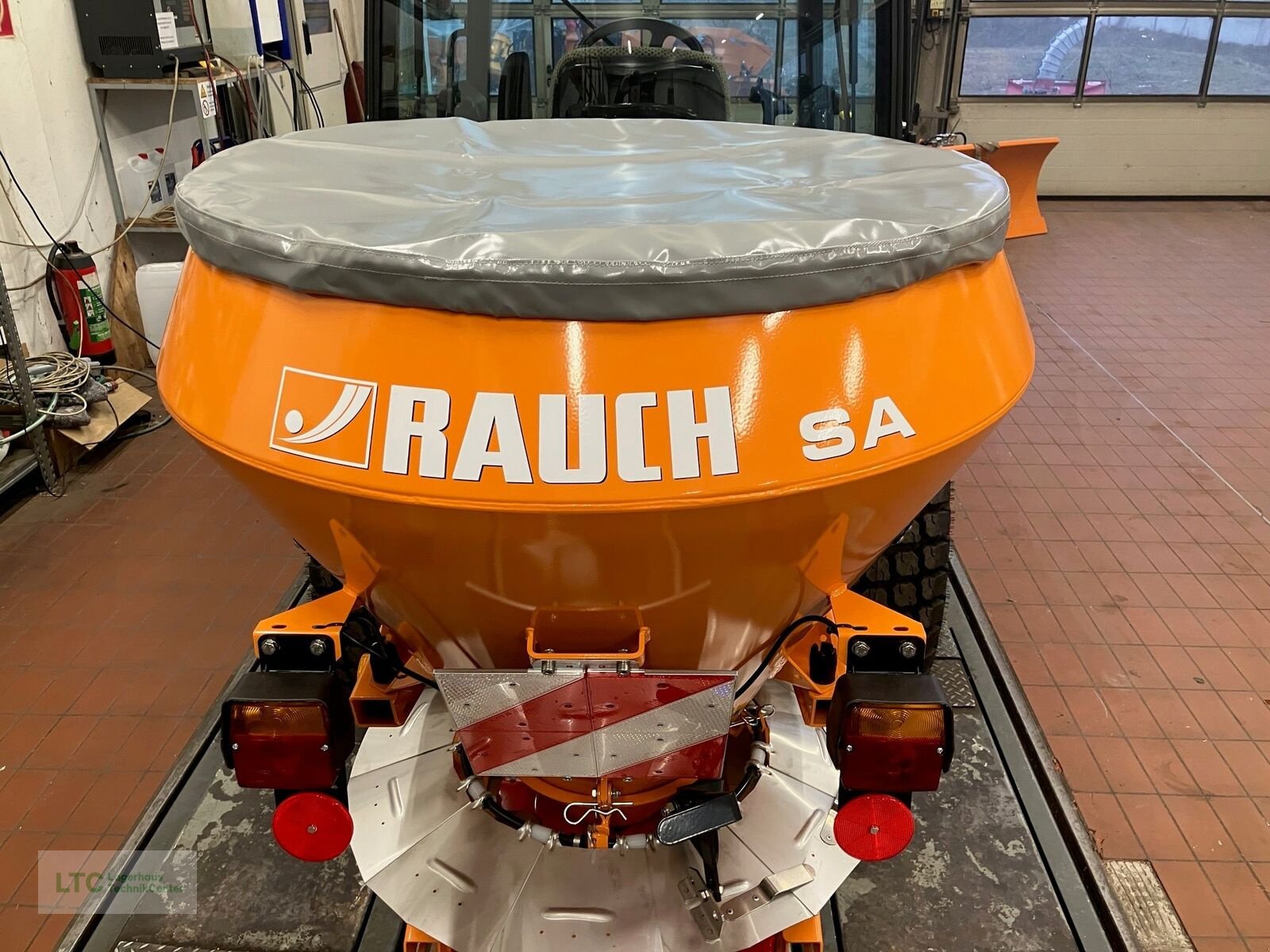 Sandstreuer & Salzstreuer типа Rauch SA 360, Neumaschine в Herzogenburg (Фотография 4)