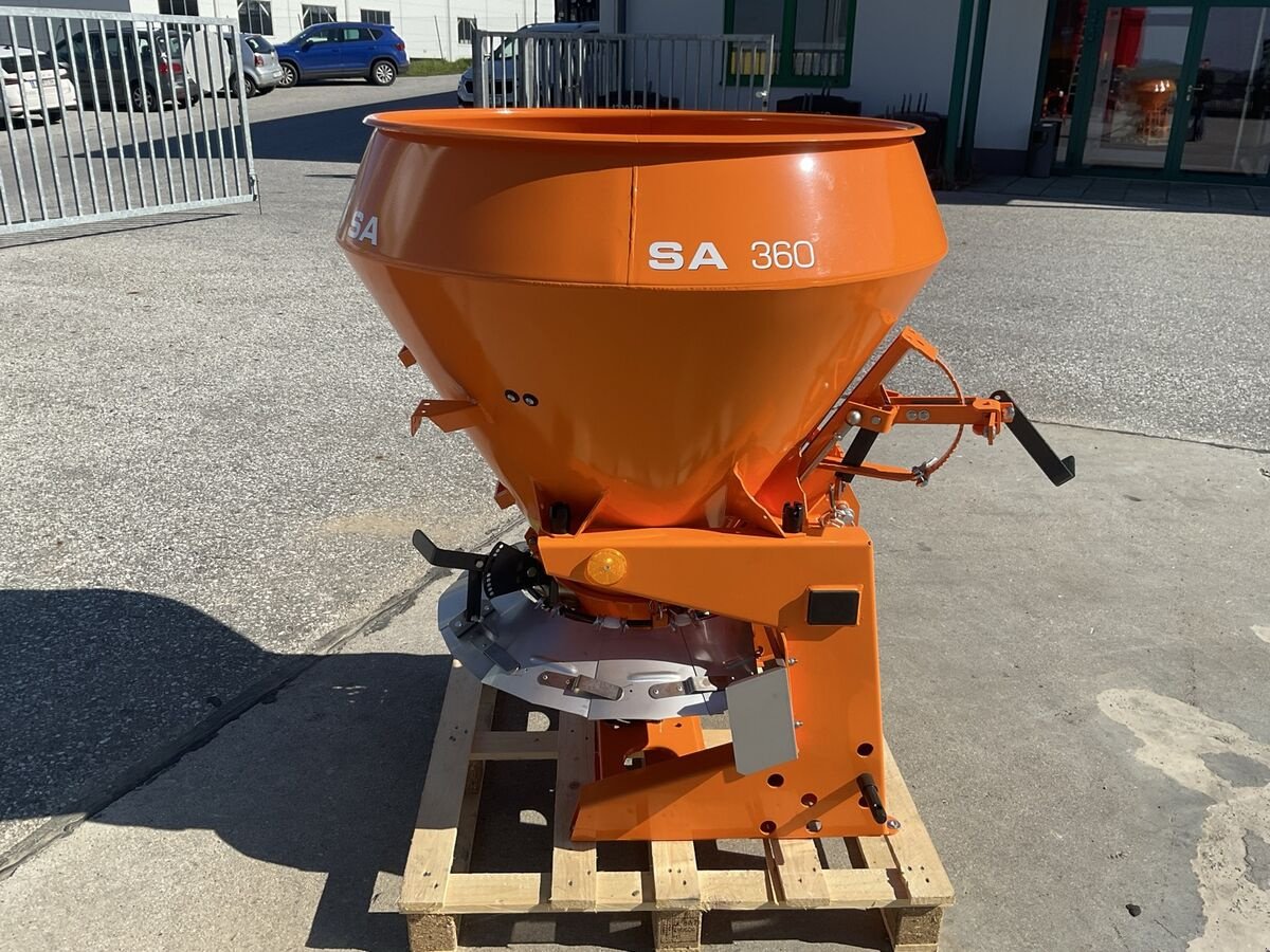 Sandstreuer & Salzstreuer des Typs Rauch SA 360, Neumaschine in Zwettl (Bild 7)