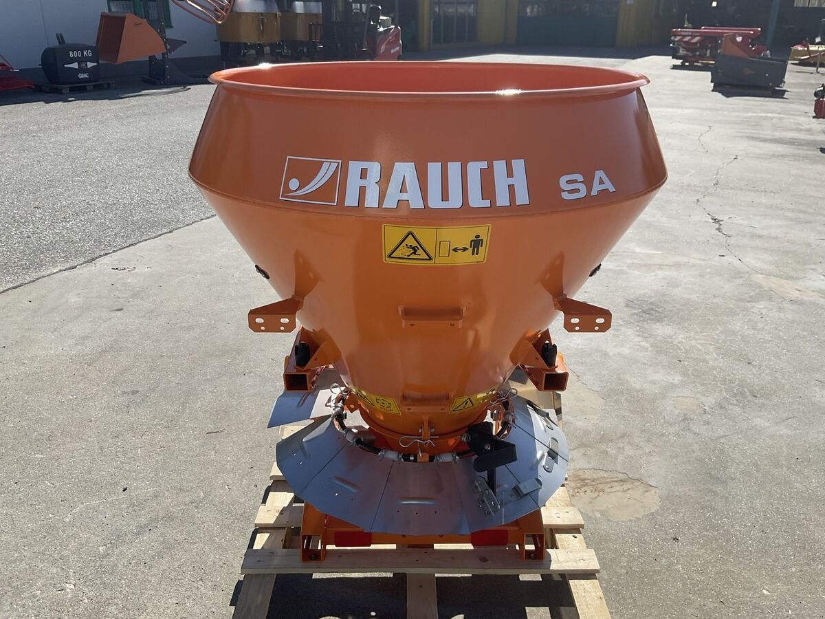 Sandstreuer & Salzstreuer des Typs Rauch SA 360, Neumaschine in Zwettl (Bild 8)