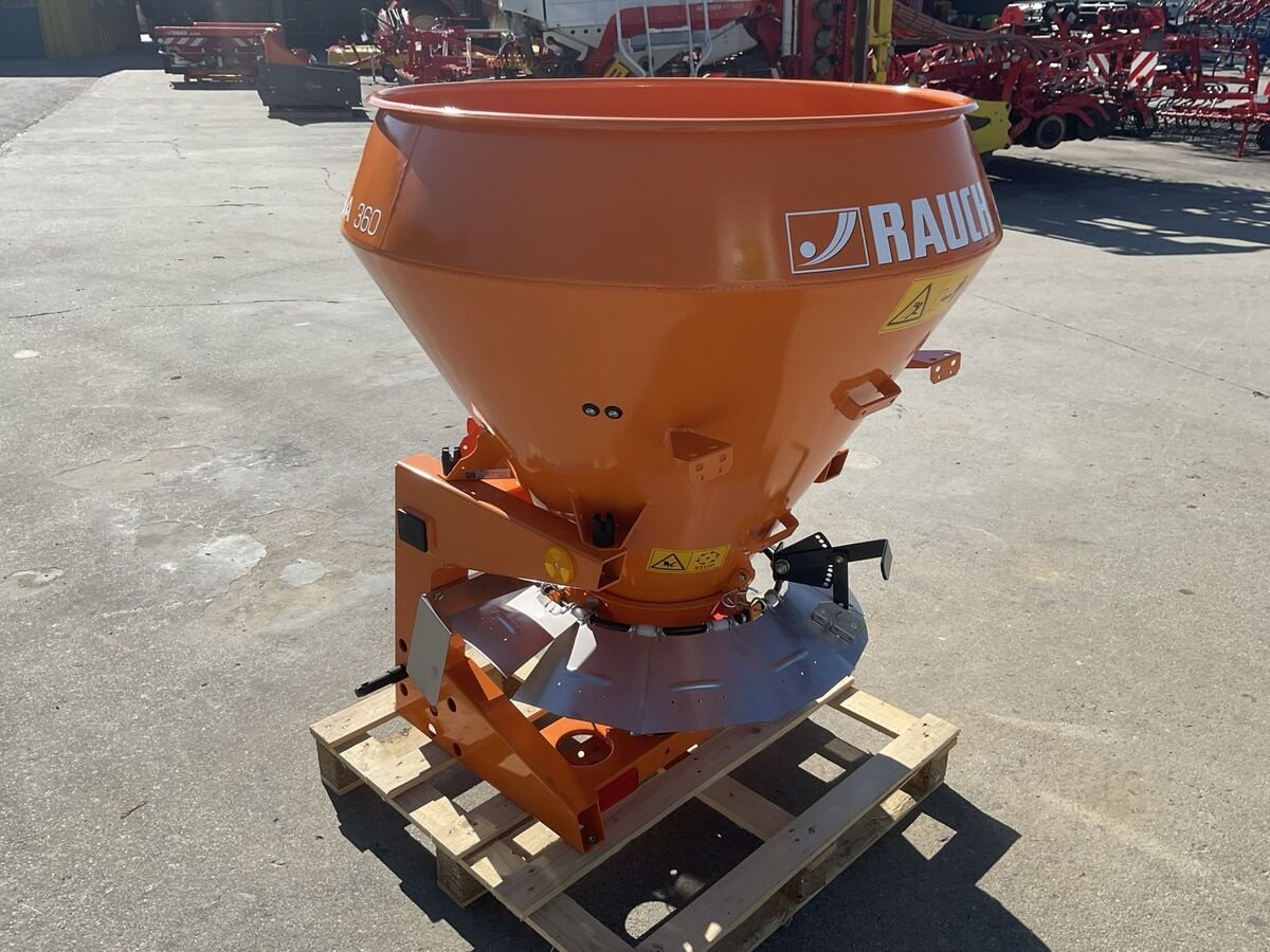 Sandstreuer & Salzstreuer des Typs Rauch SA 360, Neumaschine in Zwettl (Bild 4)