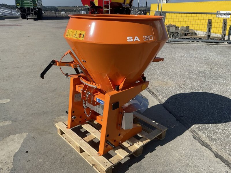 Sandstreuer & Salzstreuer des Typs Rauch SA 360, Neumaschine in Zwettl (Bild 1)