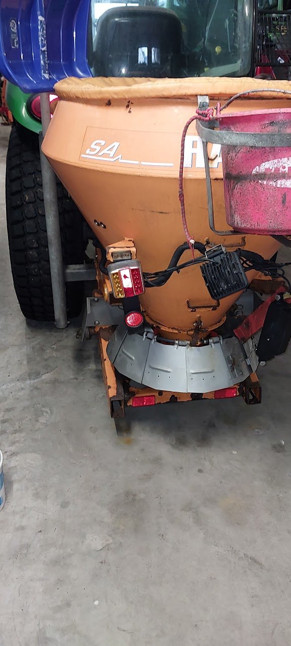 Sandstreuer & Salzstreuer of the type Rauch SA 360, Gebrauchtmaschine in Stein (Picture 1)