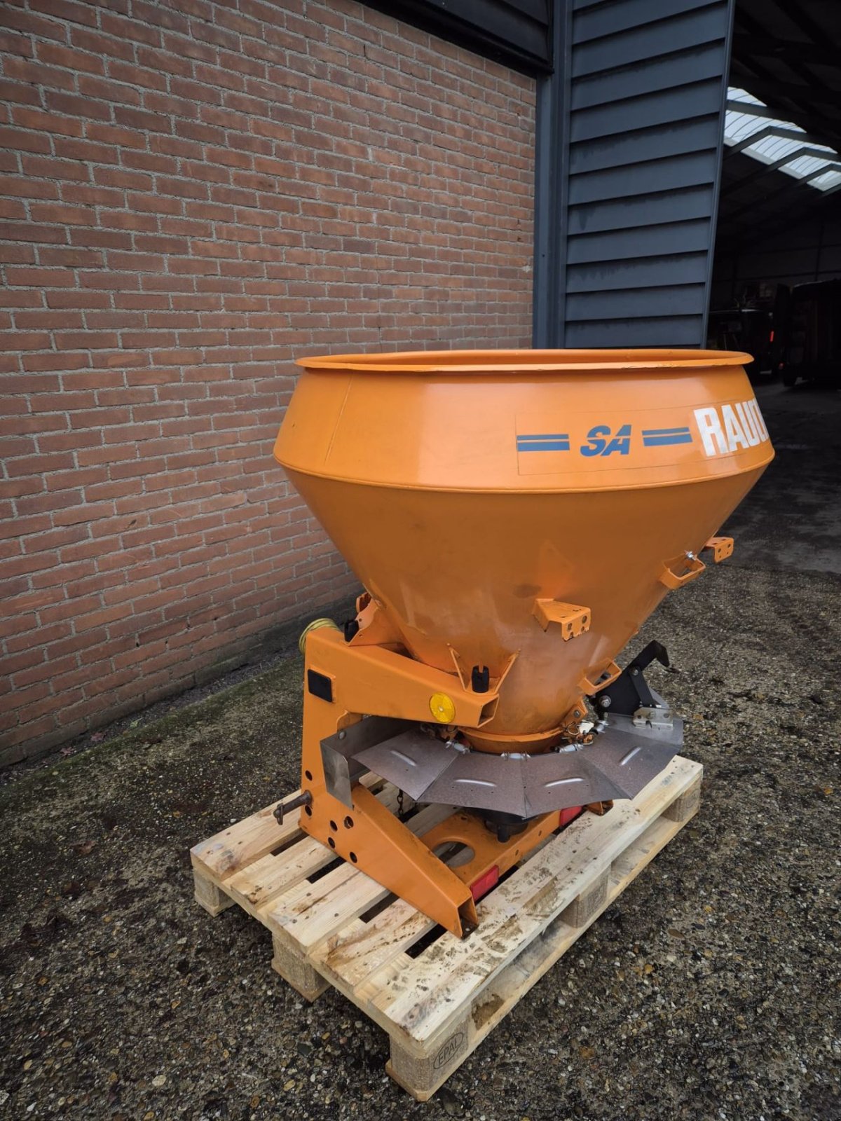 Sandstreuer & Salzstreuer des Typs Rauch SA360, Gebrauchtmaschine in Maartensdijk (Bild 1)