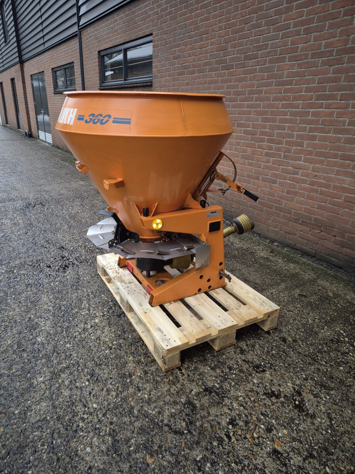 Sandstreuer & Salzstreuer des Typs Rauch SA360, Gebrauchtmaschine in Maartensdijk (Bild 3)