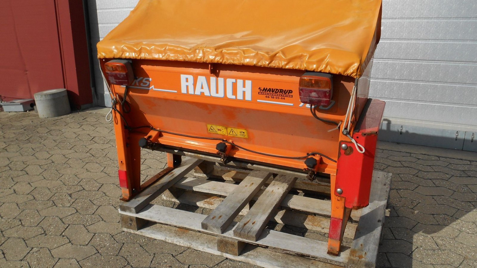 Sandstreuer & Salzstreuer tipa Rauch UKS 100, Gebrauchtmaschine u Mern (Slika 1)