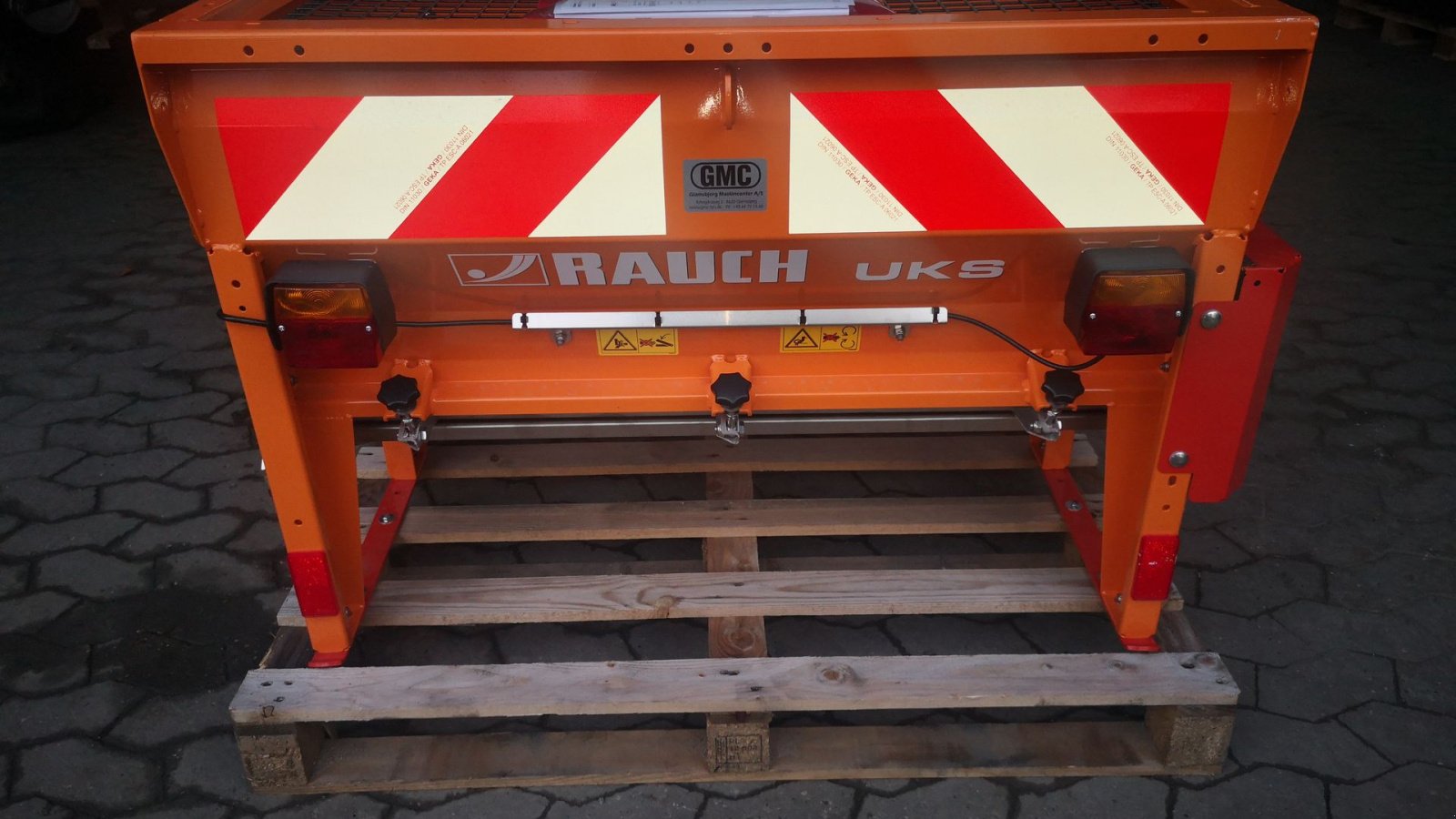 Sandstreuer & Salzstreuer of the type Rauch UKS 100, Gebrauchtmaschine in Glamsbjerg (Picture 1)