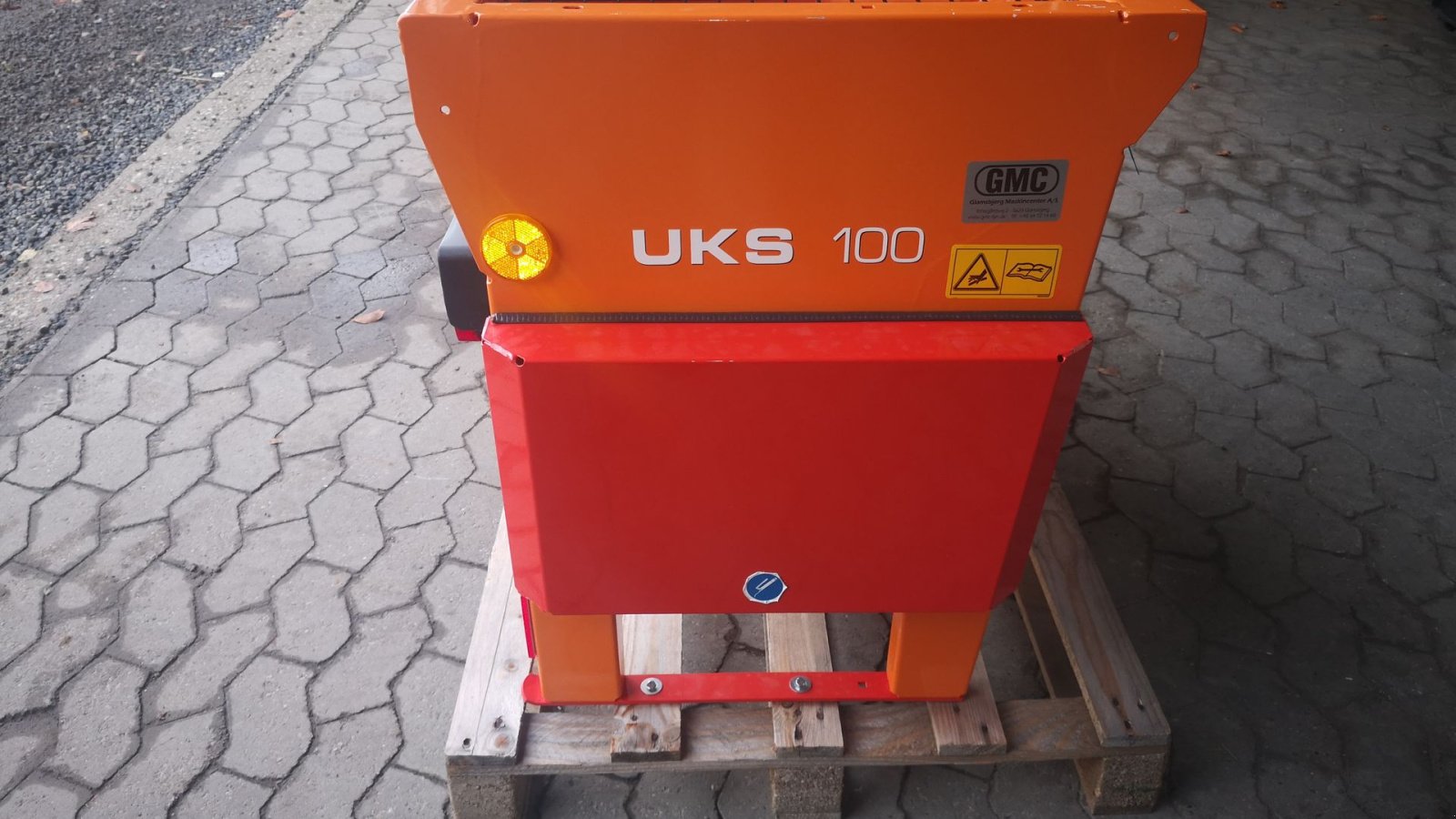 Sandstreuer & Salzstreuer of the type Rauch UKS 100, Gebrauchtmaschine in Glamsbjerg (Picture 3)