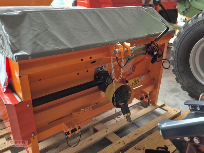 Sandstreuer & Salzstreuer des Typs Rauch UKS 120 Kastenstreuer, Neumaschine in Groß-Umstadt (Bild 1)