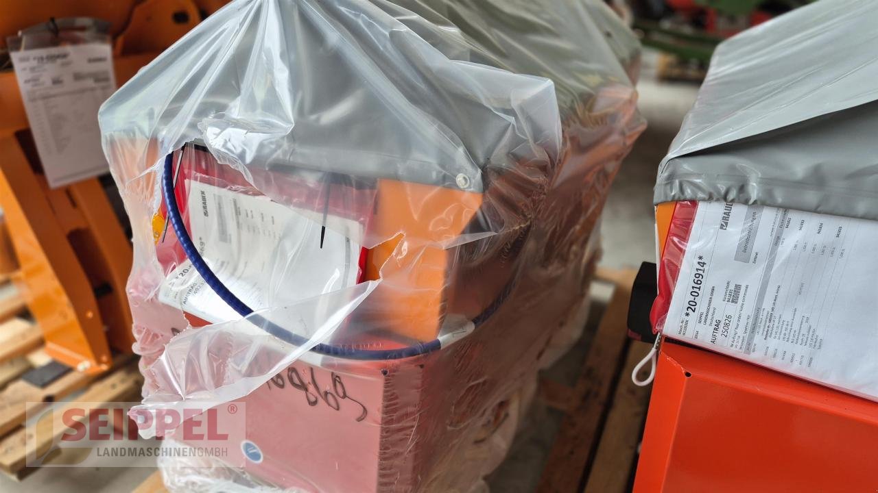 Sandstreuer & Salzstreuer des Typs Rauch UKS 120 Kastenstreuer, Neumaschine in Groß-Umstadt (Bild 4)