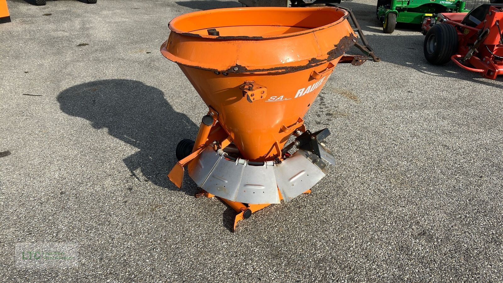 Sandstreuer & Salzstreuer of the type Rauch Winterdienststreuer SA 121, Gebrauchtmaschine in Herzogenburg (Picture 4)