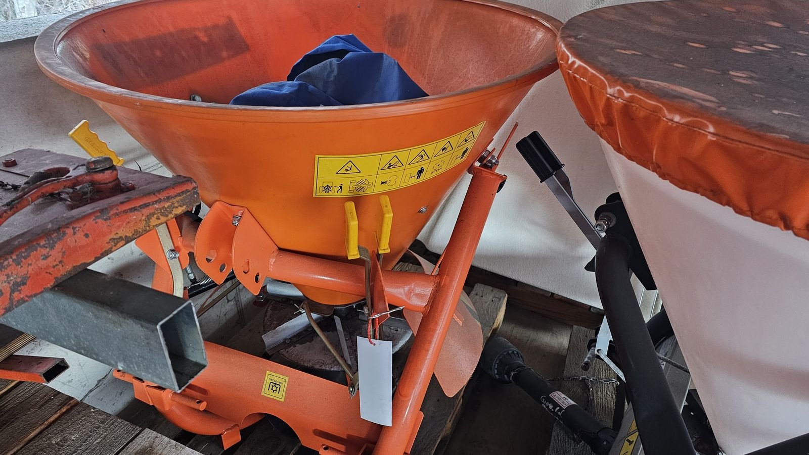 Sandstreuer & Salzstreuer a típus Rol-Ex Universale Streuer Salzstreuer, Neumaschine ekkor: Ried im Oberinntal (Kép 1)