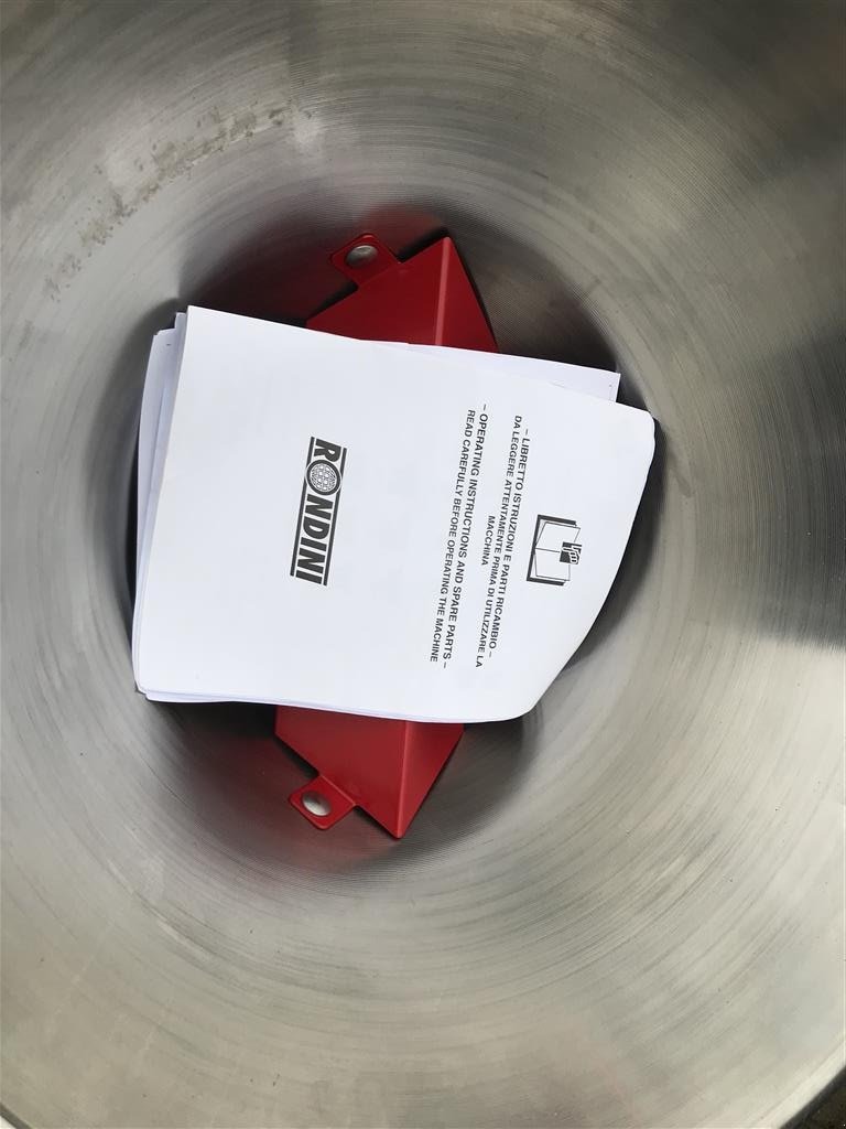 Sandstreuer & Salzstreuer of the type Rondini SPT50 Håndskubber salter/efterløber, Gebrauchtmaschine in Rønnede (Picture 10)