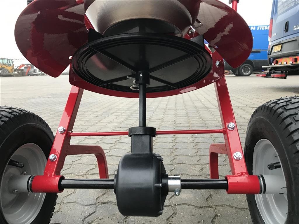 Sandstreuer & Salzstreuer of the type Rondini SPT50 Håndskubber salter/efterløber, Gebrauchtmaschine in Rønnede (Picture 9)