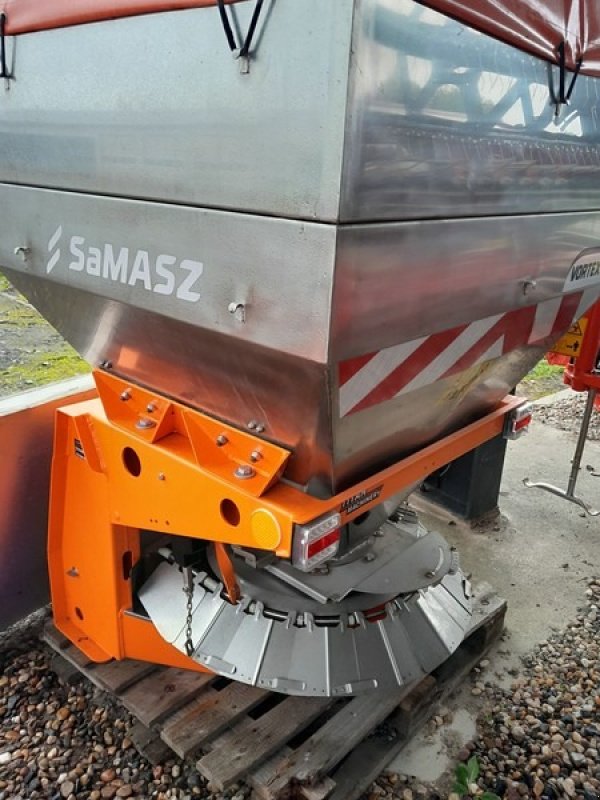 Sandstreuer & Salzstreuer от тип SaMASZ Vortex 600 E, Neumaschine в Bad Freienwalde (Снимка 1)