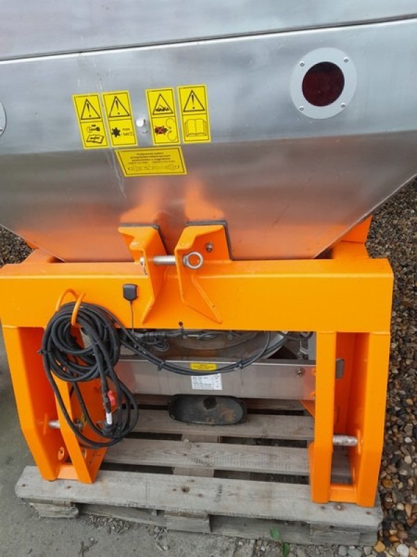 Sandstreuer & Salzstreuer от тип SaMASZ Vortex 600 E, Neumaschine в Bad Freienwalde (Снимка 4)