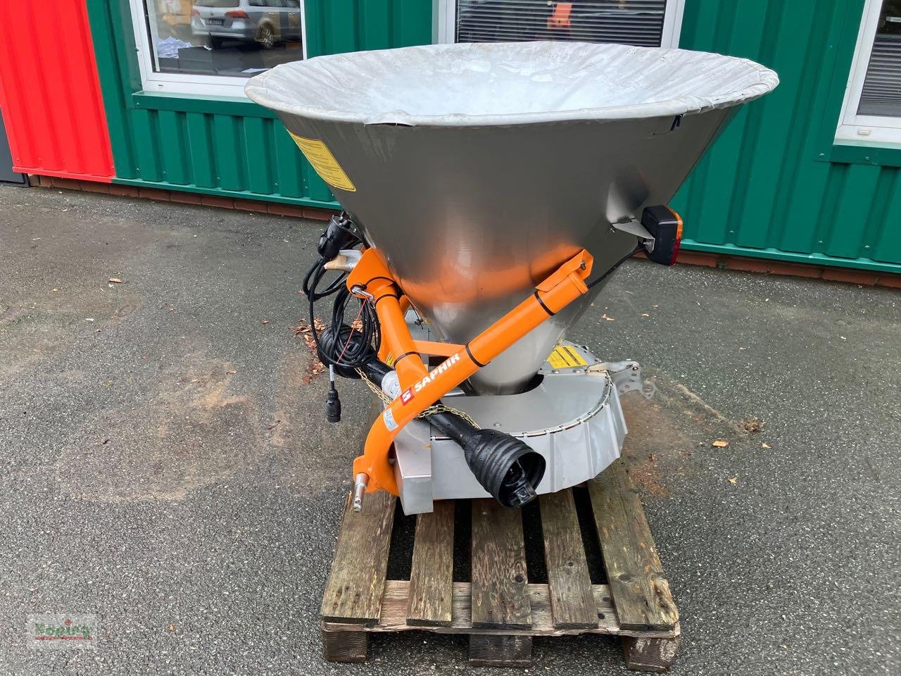 Sandstreuer & Salzstreuer des Typs Saphir PES 300 Profi, Neumaschine in Bakum (Bild 5)